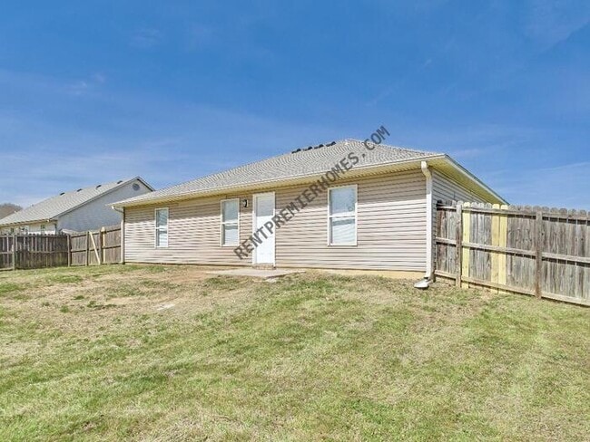 Building Photo - 23 Green Apple Dr