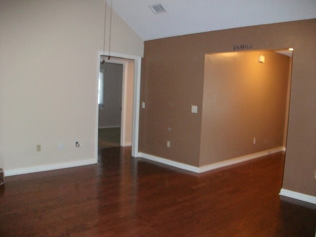 Building Photo - COMING MARCH 2026! (Pet Friendly)