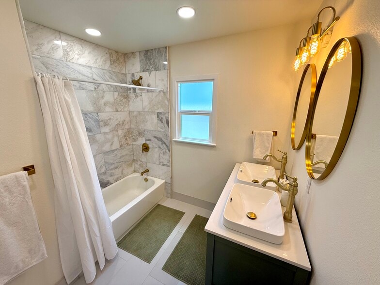 Building Photo - 4869 Inglewood Blvd