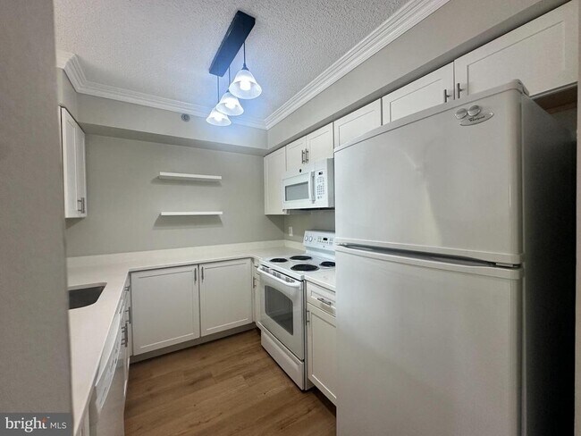 Building Photo - 1200 Braddock Pl