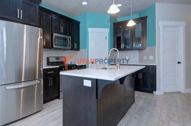 Building Photo - 15351 Tarawa Dr