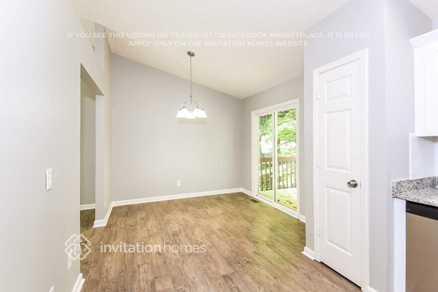 Building Photo - 900 Barros Cir