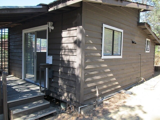 Building Photo - Alpine Creek