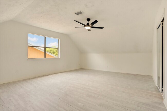 Building Photo - 7926 Windy Creek Dr