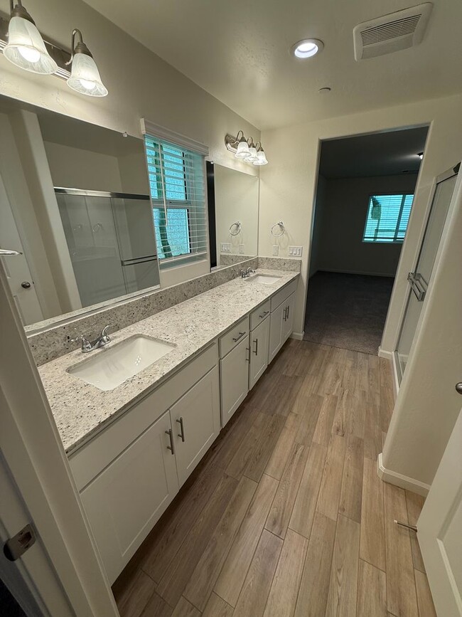 Building Photo - NEW Beautiful 3 Bedroom 2 Bath Home In Delano