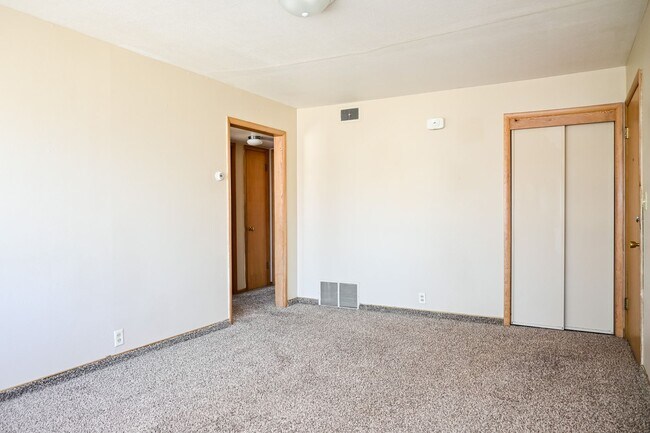 Building Photo - 1117 13th Ave S