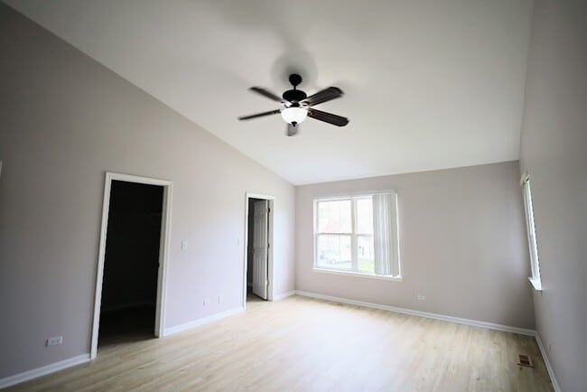 Building Photo - 771 S Sienna Dr