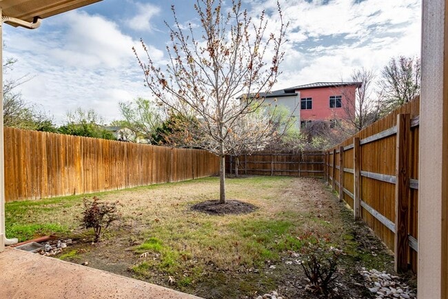 Building Photo - 13400 Briarwick Dr