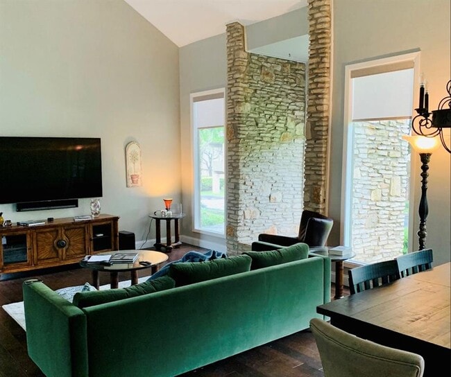 Building Photo - 25 Stoney Creek Cove