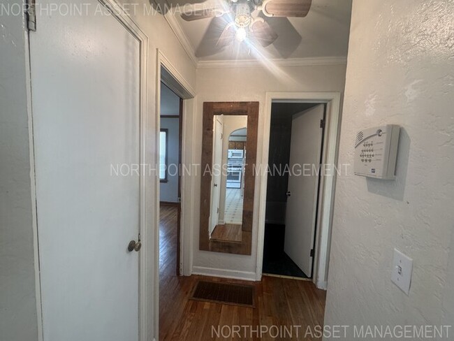 Building Photo - Cozy 2-Bed, 1-Bath with Central Air, Heat ...