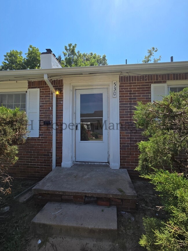 Primary Photo - 530 S Glendale St