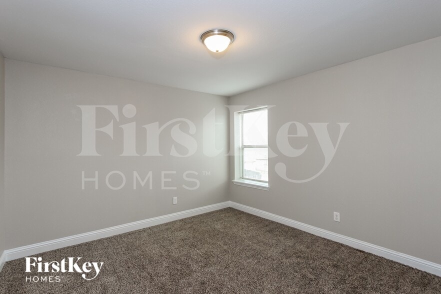 Building Photo - 1215 Jewel Ln