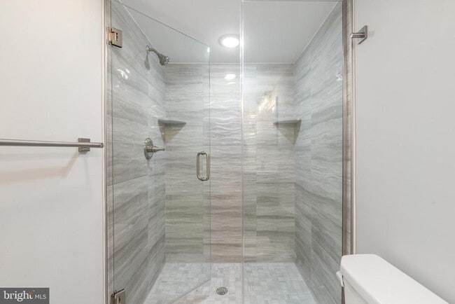 Building Photo - 103 E Duval St