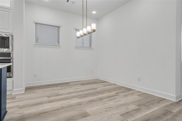 Building Photo - 701 Prairie Falcon Dr
