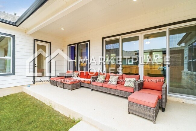 Building Photo - 8016 Hillock Terrace