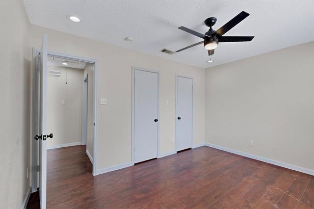 Building Photo - 310 E Amberway Ln
