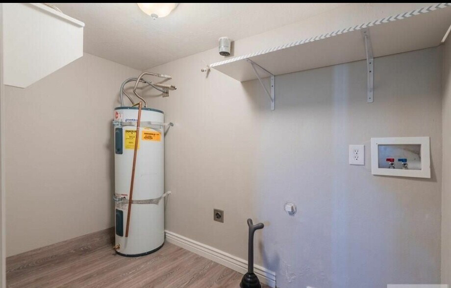 Building Photo - 594 J St