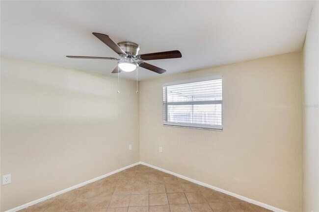 Building Photo - 9236 Rainbow Ln