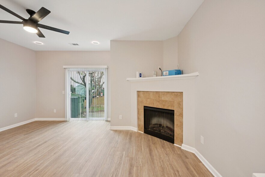 Living Room - 585 McWilliams Road