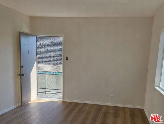 Building Photo - 1022 S Catalina St