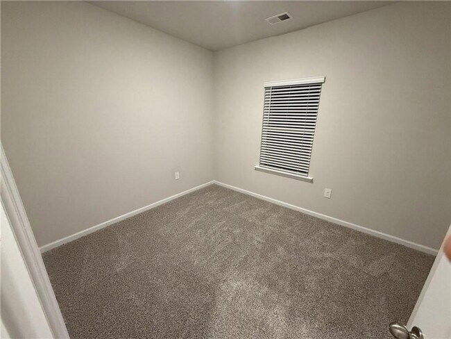 Building Photo - 2044 Avalon Rdg