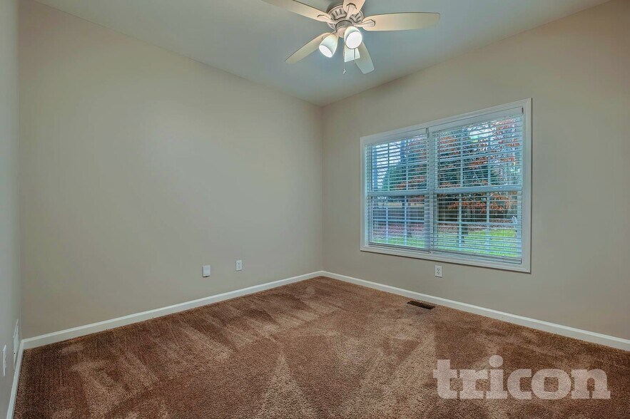 Building Photo - 83 Cross Pointe Ct