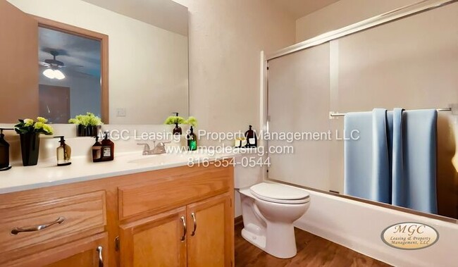 Building Photo - TIMBER BROOKE TOWNHOME AVAILABLE FOR YOUR ...