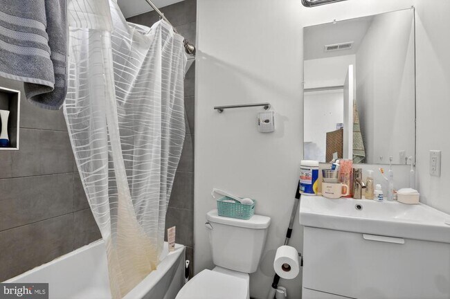 Building Photo - 1445 S 32nd St