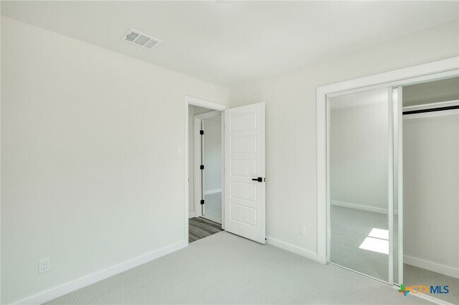 Building Photo - 1702 Wagon Gap Dr