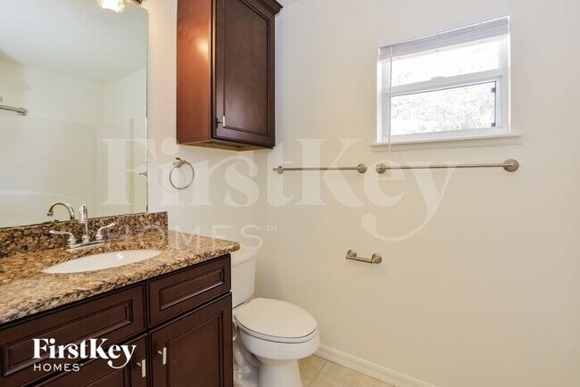 Building Photo - 1429 Lodge Terrace