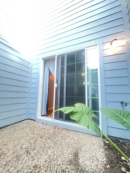 Building Photo - 701 Rosedale St