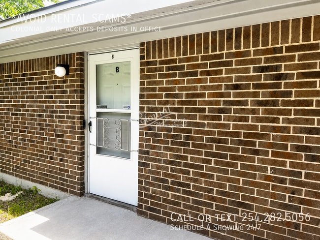 Building Photo - 2211 Wheeler Ave