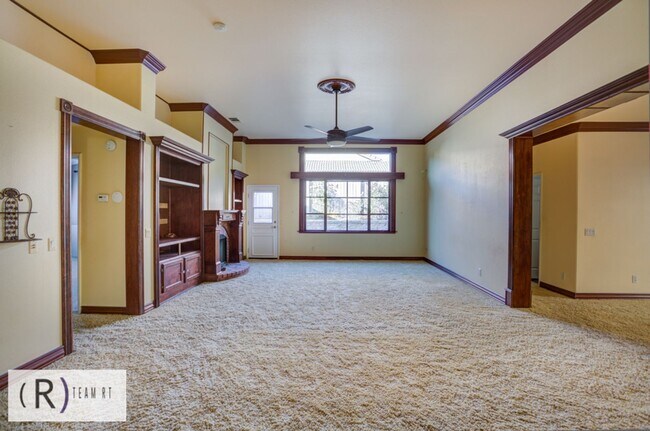 Building Photo - NEW PROMO PRICE! $3,470/MO