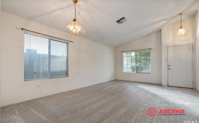 Building Photo - Wonderful 4 Bedroom Located in Laurel Glen Area!