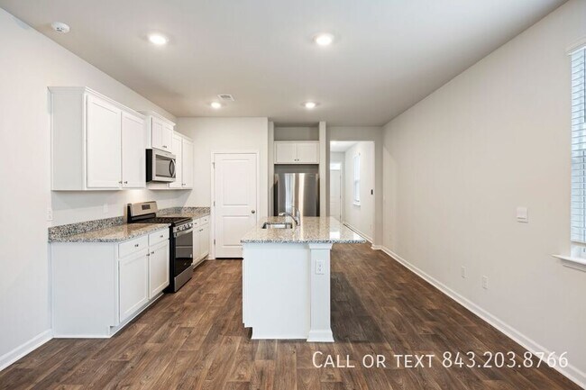 Building Photo - 103 Green Passage Ln