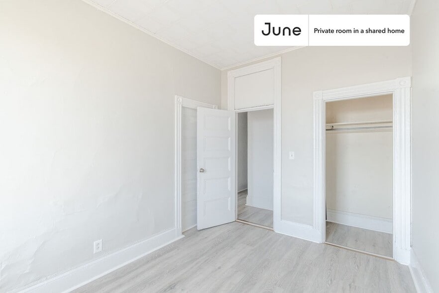 Building Photo - Room in Shared 4 bed/1 bath home