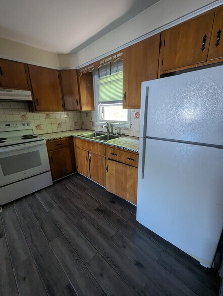 Building Photo - 641 Newhall St