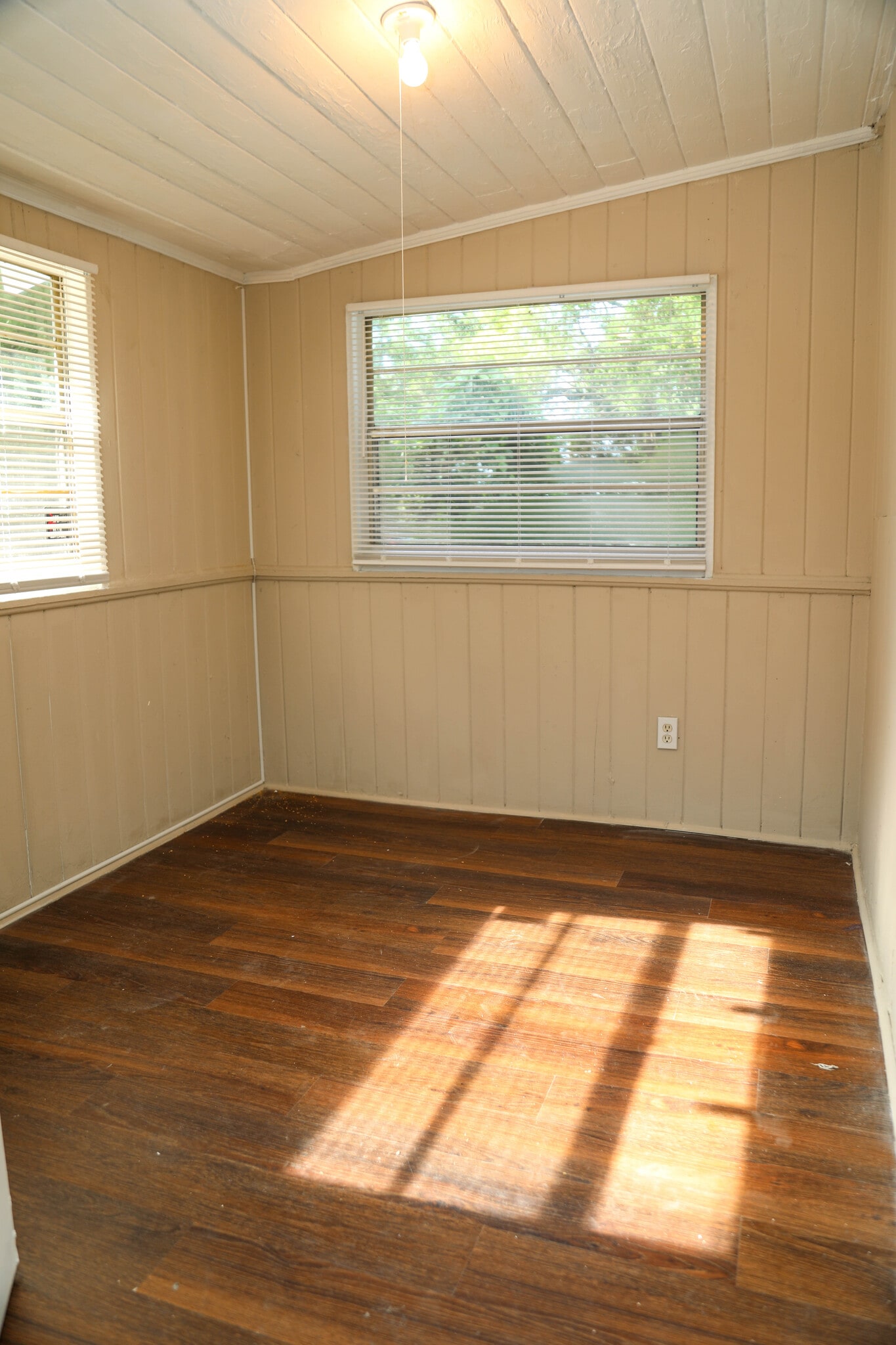 Building Photo - 1831 Bennett St