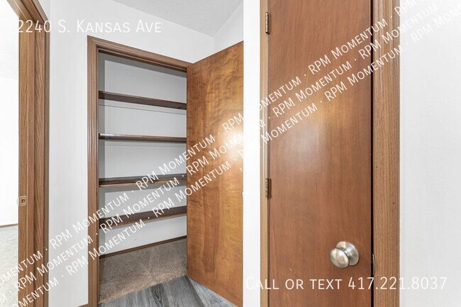 Building Photo - 3 Bedroom 2 Bath Home in SW Springfield!