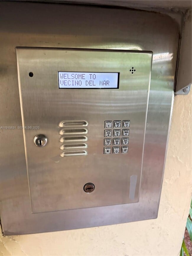 Building Photo - 2350 NE 135th St