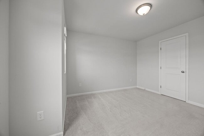 Building Photo - Charming 3BD/2.5BA Located In raleigh NC!!!