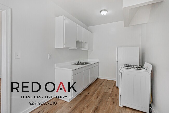 Building Photo - 739 Normandie Ave