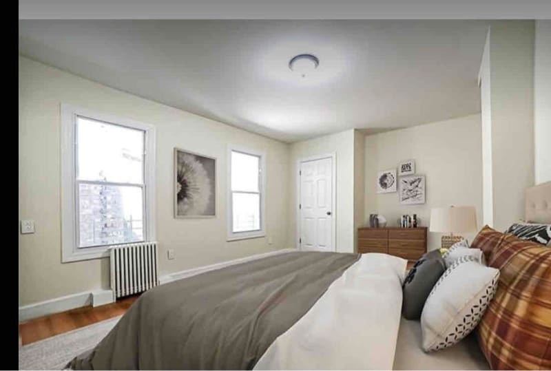 Building Photo - 10 Locust Hill Ave