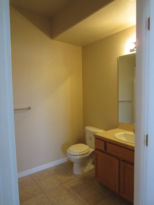 Building Photo - 2br/ 2ba Townhome in Gateway Park IV w/Hardwood Floors