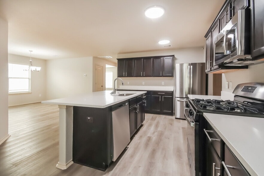 Building Photo - 20207 Louetta Reach Dr