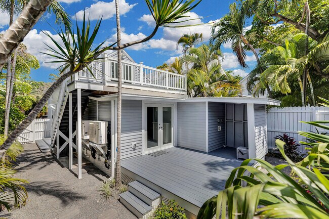 Building Photo - 1420 Petronia St