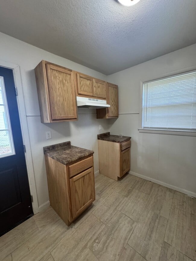 Building Photo - 3 Bed / 1 Bath in Trumann Available Now.