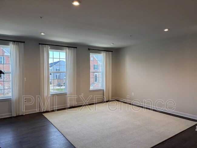 Building Photo - 5609 Greenpoint Ln