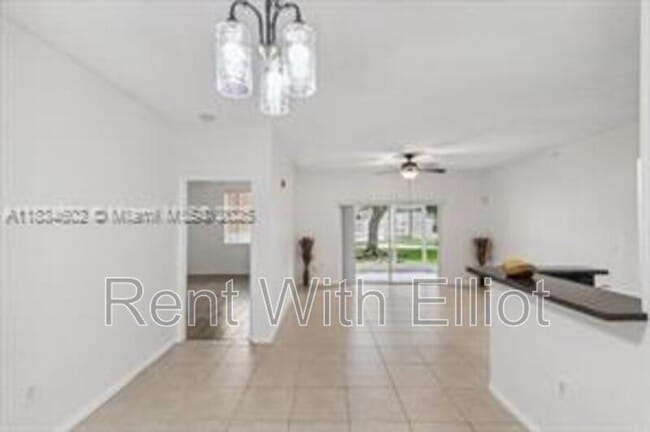 Building Photo - 6952 SW 39th St