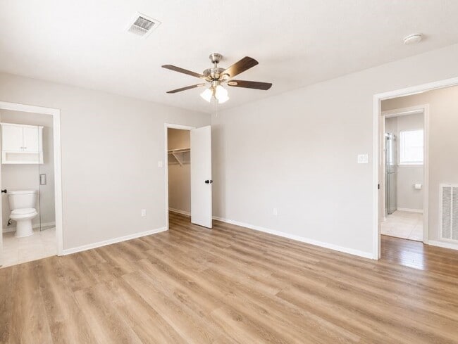 Building Photo - 12035 Barrett Brae Dr